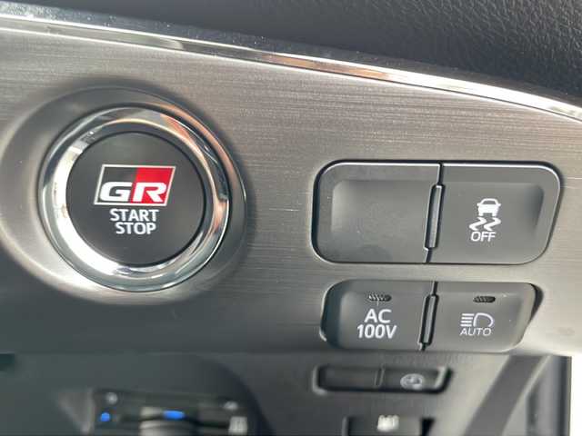トヨタ プリウス ＰＨＶ Sナビパッケージ・GRスポーツ 山梨県 2019(平31)年 2.8万km ホワイトパールクリスタルシャイン 純正11.6インチメモリナビ/フルセグ/USB/AUX/バックカメラ/トヨタセーフティセンス/・レーンキープアシスト/・プリクラッシュセーフティ/・ハイビームアシスト/・レーダークルーズコントロール/純正LEDヘッドライト/純正GRスポーツ18インチAW/アイドリングストップ/プッシュスタート/ETC2.0/シートヒーター/ドライブレコーダー/スマートキー×2