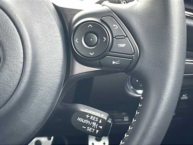 トヨタ プリウス ＰＨＶ Sナビパッケージ・GRスポーツ 山梨県 2019(平31)年 2.8万km ホワイトパールクリスタルシャイン 純正11.6インチメモリナビ/フルセグ/USB/AUX/バックカメラ/トヨタセーフティセンス/・レーンキープアシスト/・プリクラッシュセーフティ/・ハイビームアシスト/・レーダークルーズコントロール/純正LEDヘッドライト/純正GRスポーツ18インチAW/アイドリングストップ/プッシュスタート/ETC2.0/シートヒーター/ドライブレコーダー/スマートキー×2