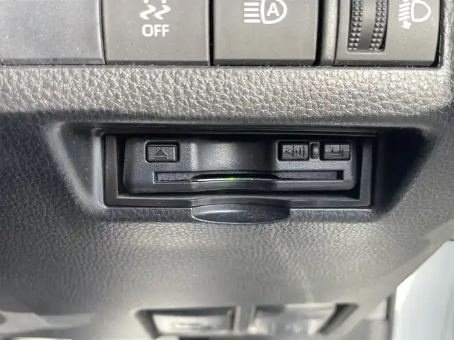 トヨタ ハリアー S 富山県 2021(令3)年 5.8万km ホワイトパールクリスタルシャイン メーカーナビ／/フルセグＴＶ／/Ｂｌｕｅｔｏｏｔｈ／/セーフティセンス／/レーダークルーズコントロール／/レーンキープアシスト／/前後ドライブレコーダー／/スマートキー／/ＬＥＤオートライト／/オートマチックハイビーム