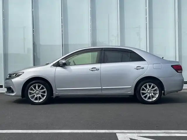 トヨタ プレミオ 2．0G EXパッケージ 神奈川県 2016(平28)年 5.3万km シルバーM ・メモリーナビ　/・バックカメラ　/・前後ドラレコ（ZDR019）/・Ｂｌｕｅｔｏｏｔｈ　/・ＤＶＤ　ＣＤ　/・ＶＩＣＳ　/・フルセグＴＶ　/・クルーズコントロール　/・運転席パワーシート　/・ＥＴＣ２．０　/・ＬＥＤヘッドライト　/・トヨタセーフティーセンス/・フォグランプ/・オートリトラクタブルミラー/・リアワイパー/・サイドバイザー/・オートエアコン/・インテリジェントクリアランスソナー/[パーキングサポートブレーキ（静止物）］/・純正アルミホイール