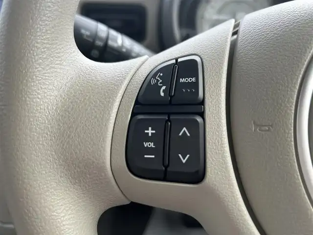 スズキ ラパン L 香川県 2025(令7)年 0.5万km トラッドカーキメタリック 登録時走行距離：4976km/シートヒーター/社外ナビ（CN-RA06D）/→FM/AM/TV/Bluetooth/デュアルカメラブレーキサポート　/クリアランスソナー　/ステアリングリモコン　/オートライト　/純正フロアマット　/アイドリングストップ　/横滑り防止防止　/レーンキープアシスト　/スマートキー　/スペアキー