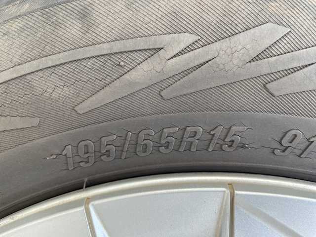 トヨタ プリウス Sセーフティプラス 愛知県 2017(平29)年 4.8万km シルバーM バックカメラ/純正ナビ/ETC/レーンキープアシスト/オートマチックハイビーム/ドライブレコーダー/ステアリングスイッチ/スマートキー/プッシュスタート/CD DVD/Bluetooth/パーキングアシスト/レーダークルーズコントロール