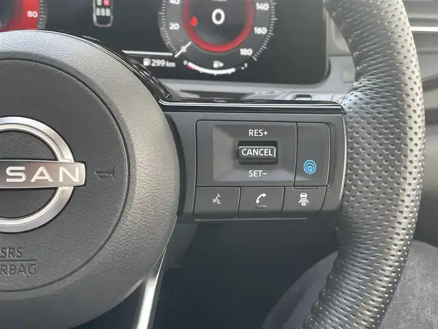 日産 オーラ ニスモ チューンド e－パワー 4WD 千葉県 2024(令6)年 1.1万km ピュアホワイトパール ワンオーナー/プロパイロット/全方位カメラ/前後コーナーセンサー/LEDヘッドライト/　・オートハイビーム/純正ナビ/　・フルセグTV/Blue Tooth/USB（タイプA・C両方）/HDMIケーブル/D席パワーシート/D/N席シートヒーター/前後ドライブレコーダー/パンク修理キット/ブレーキオートホールド/ビルトインETC2.0/取説/保証書/スペアキー