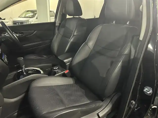 日産 エクストレイル 20X 京都府 2014(平26)年 6.8万km ダイヤモンドブラック 社外ＳＤナビ　フルセグテレビ　ドラレコ前方　４ＷＤ　社外ＥＴＣ　シートヒーター前席　Ｂｌｕｅｔｏｏｔｈ接続　純正フロアマット　スマートキー　純正アルミ　横滑り防止装置　ＬＥＤヘッドライト　禁煙車