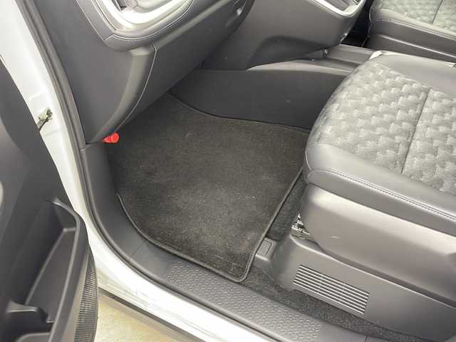 トヨタ ヴォクシー ハイブリッド S－Z 兵庫県 2023(令5)年 1.9万km ホワイトパールクリスタルシャイン ・ワンオーナー車/・純正10.5インチディスプレイオーディオナビ/・Bluetooth/Apple car play/Android Auto/TV/・バックカメラ/・トヨタセーフティセンス/・レーンディバーチャーアラート/・ブラインドスポットモニター/・プリクラッシュセーフティ/・クリアランスソナー/・リヤクロストラフィックアラート/・パーキングサポートブレーキ/・ロードサインアシスト/・安心降車アシスト/・レーダークルーズコントロール/・レーンチェンジアシスト/・ドライバーモニター/・発進遅れ告知/・後退速度抑制/・オートマチックハイビーム/・Advanced Drive/・両側パワースライドドア/・パワーバックドア/・革巻きステアリング/・ステアリングスイッチ/・ハーフレザーシート/・前席シートヒーター/・２列目シートヒーター/・nanoeX/・フロアマット/・純正17インチアルミホイール/・プロジェクター式三眼LEDオートライト/・前方ドライブレコーダー/・ビルドインETC2.0/・W＋サイドエアバッグ/・保証書/・取扱説明書