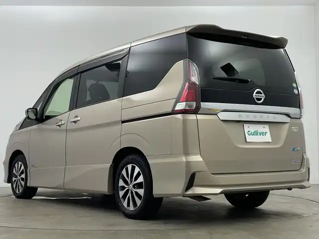 日産 セレナ 鹿児島県 2016(平28)年 7万km カシミヤグレージュ ワンオーナー/純正ナビ/（フルセグ/Bluetooth/DVD）/純正フリップダウンモニター/バックカメラ/クルーズコントロール/エマージェンシーブレーキ/車線逸脱防止システム/横滑り防止装置/純正16インチアルミ/アイドリングストップ/ドアバイザー/純正フロアマット/パワースライドア/ステアリングスイッチ/プッシュスタート/LEDヘッドライト/オートライト/ETC