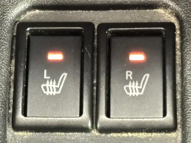 スズキ ジムニー シエラ JC 愛知県 2020(令2)年 2.6万km シフォンアイボリーM カロッツェリア８インチナビ　/（iPod/USB/SD/CD・DVD再生/地デジ/FM/AM/Bluetooth/SMART USEN)/衝突軽減ブレーキ　/シートヒーター　/ＥＴＣ　/バックカメラ　/ドライブレコーダー　/ＬＥＤヘッドライト　/クルーズコントロール　/車線逸脱警報　/ダウンヒルアシスト　/横滑り防止　/ＩＳＯＦＩＸ　/フォグランプ/プッシュスタート/　　-スマートキー