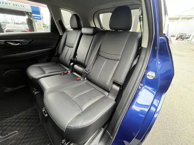 日産 エクストレイル オーテック 滋賀県 2019(令1)年 6万km カスピアンブルー 純正9インチナビ/【Bluetooth/CD/DVD/フルセグTV】/レザーシート/全方位カメラ/クリアランスソナー/車線逸脱警報/LEDヘッドライト/オートマチックハイビーム/全席シートヒーター/前方ドライブレコーダー/デジタルインナーミラー/ヒルディセントコントロール/衝突軽減ブレーキ/ビルトインETC/ドアバイザー/プッシュスタート/スマートキー/ステアリングリモコン/純正フロアマット