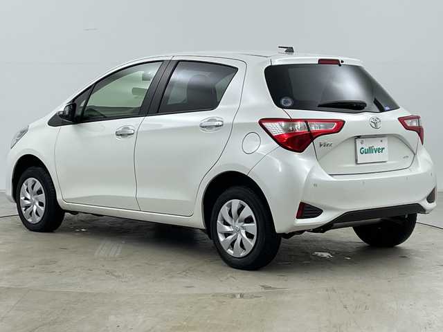 トヨタ ヴィッツ F セーフティーエディションⅢ 道央・札幌 2019(令1)年 0.6万km ホワイトパールクリスタルシャイン ・4WD/・純正ナビ（NSCN-W68）/・BT&CD&SD&AUX&ワンセグTV/・バックカメラ/・プリクラッシュセーフティ/・レーンキープアシスト/・横滑り防止装置/・ビルトインETC/・社外ドラレコ前後/・電動格納ミラー/・LEDヘッドライト/・オートライト/・オートマチックハイビーム/・プッシュスタート/・スマートキー