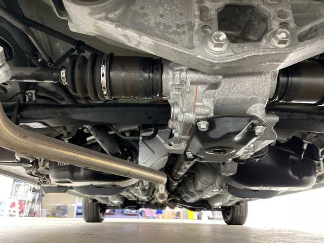 トヨタ ヴィッツ F セーフティーエディションⅢ 道央・札幌 2019(令1)年 0.6万km ホワイトパールクリスタルシャイン ・4WD/・純正ナビ（NSCN-W68）/・BT&CD&SD&AUX&ワンセグTV/・バックカメラ/・プリクラッシュセーフティ/・レーンキープアシスト/・横滑り防止装置/・ビルトインETC/・社外ドラレコ前後/・電動格納ミラー/・LEDヘッドライト/・オートライト/・オートマチックハイビーム/・プッシュスタート/・スマートキー