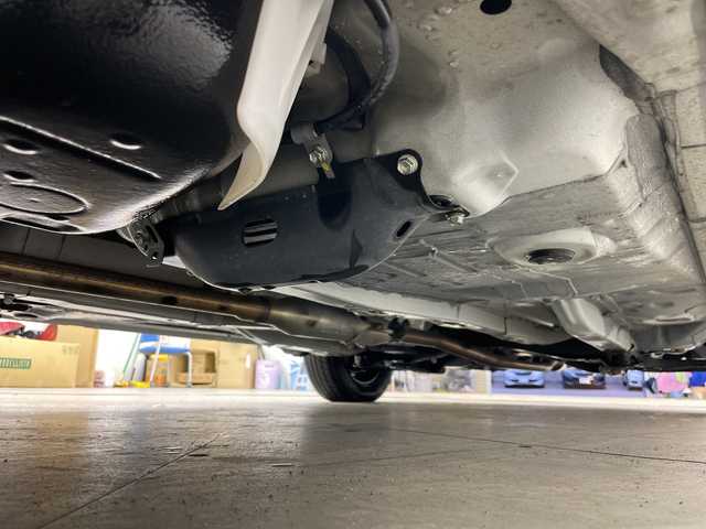 トヨタ ヴィッツ F セーフティーエディションⅢ 道央・札幌 2019(令1)年 0.6万km ホワイトパールクリスタルシャイン ・4WD/・純正ナビ（NSCN-W68）/・BT&CD&SD&AUX&ワンセグTV/・バックカメラ/・プリクラッシュセーフティ/・レーンキープアシスト/・横滑り防止装置/・ビルトインETC/・社外ドラレコ前後/・電動格納ミラー/・LEDヘッドライト/・オートライト/・オートマチックハイビーム/・プッシュスタート/・スマートキー