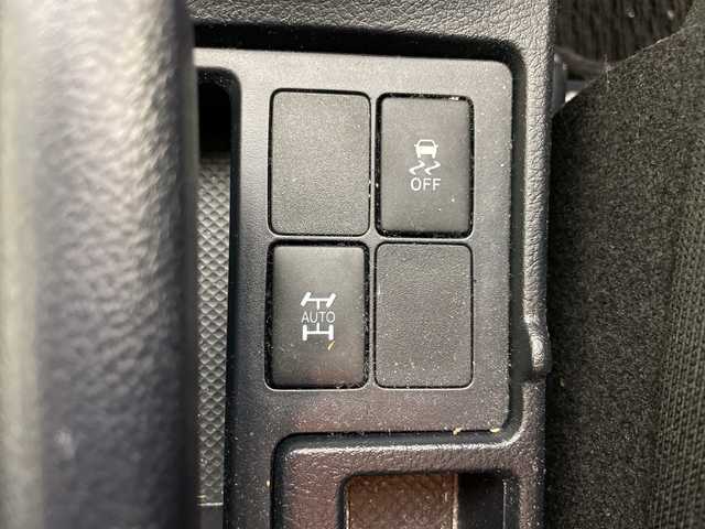 トヨタ ヴィッツ F セーフティーエディションⅢ 道央・札幌 2019(令1)年 0.6万km ホワイトパールクリスタルシャイン ・4WD/・純正ナビ（NSCN-W68）/・BT&CD&SD&AUX&ワンセグTV/・バックカメラ/・プリクラッシュセーフティ/・レーンキープアシスト/・横滑り防止装置/・ビルトインETC/・社外ドラレコ前後/・電動格納ミラー/・LEDヘッドライト/・オートライト/・オートマチックハイビーム/・プッシュスタート/・スマートキー