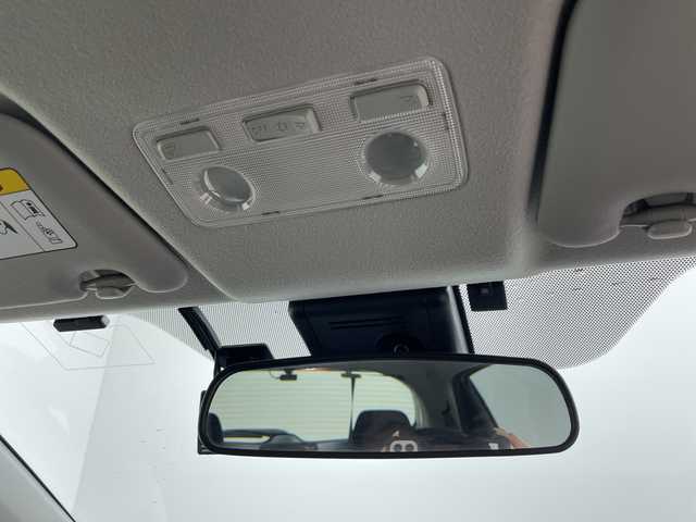 トヨタ ヴィッツ F セーフティーエディションⅢ 道央・札幌 2019(令1)年 0.6万km ホワイトパールクリスタルシャイン ・4WD/・純正ナビ（NSCN-W68）/・BT&CD&SD&AUX&ワンセグTV/・バックカメラ/・プリクラッシュセーフティ/・レーンキープアシスト/・横滑り防止装置/・ビルトインETC/・社外ドラレコ前後/・電動格納ミラー/・LEDヘッドライト/・オートライト/・オートマチックハイビーム/・プッシュスタート/・スマートキー