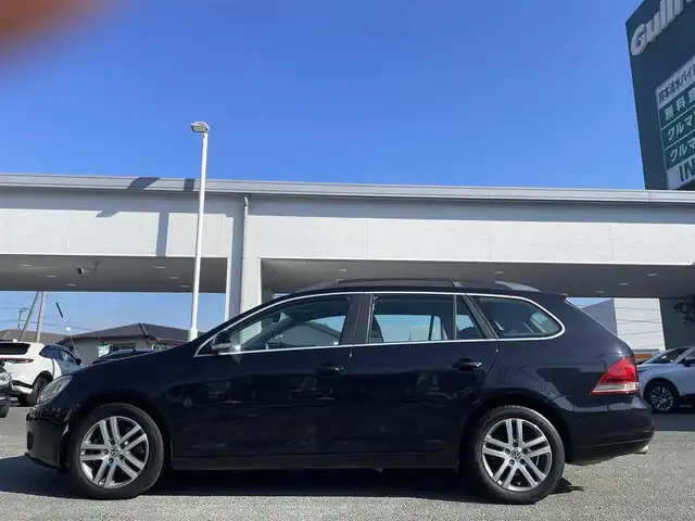 フォルクスワーゲン ゴルフ ヴァリアント TSI コンフォートライン 熊本県 2010(平22)年 10.6万km ディープブラックパールエフェクト 純正ナビ/【フルセグTV/Bluetooth/DVD/CD】/バックカメラ/横滑り防止システム/オートライト/ウインカーミラー/16インチ純正アルミホイール/純正フロアマット/ETC