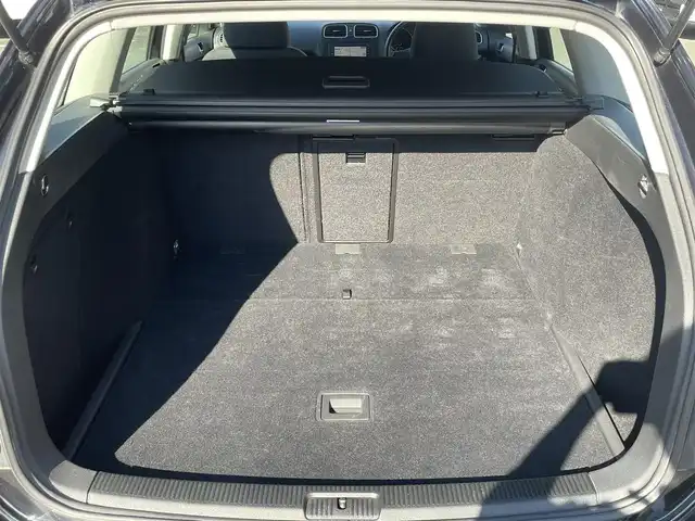 フォルクスワーゲン ゴルフ ヴァリアント TSI コンフォートライン 熊本県 2010(平22)年 10.6万km ディープブラックパールエフェクト 純正ナビ/【フルセグTV/Bluetooth/DVD/CD】/バックカメラ/横滑り防止システム/オートライト/ウインカーミラー/16インチ純正アルミホイール/純正フロアマット/ETC