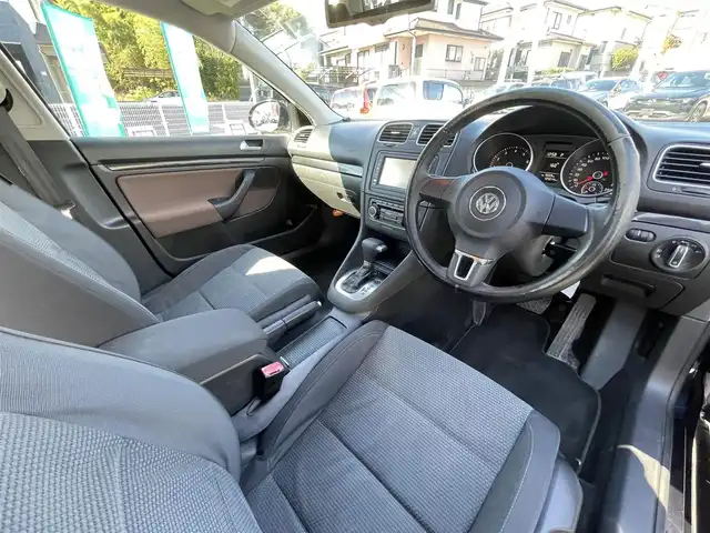 フォルクスワーゲン ゴルフ ヴァリアント TSI コンフォートライン 熊本県 2010(平22)年 10.6万km ディープブラックパールエフェクト 純正ナビ/【フルセグTV/Bluetooth/DVD/CD】/バックカメラ/横滑り防止システム/オートライト/ウインカーミラー/16インチ純正アルミホイール/純正フロアマット/ETC