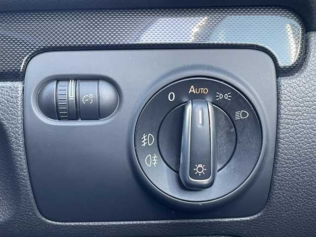 フォルクスワーゲン ゴルフ ヴァリアント TSI コンフォートライン 熊本県 2010(平22)年 10.6万km ディープブラックパールエフェクト 純正ナビ/【フルセグTV/Bluetooth/DVD/CD】/バックカメラ/横滑り防止システム/オートライト/ウインカーミラー/16インチ純正アルミホイール/純正フロアマット/ETC