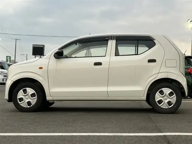 スズキ アルト F 愛媛県 2021(令3)年 2.2万km スペリアホワイト ワンオーナー　/キーレス　/純正ＣＤ　ＡＵＸ　/カメラ一体型ドライブレコーダー　/オートライト　/光軸レベライザー　/前席パワーウインドウ　/５速マニュアル　/純正フロアマット　/純正ドアバイザー　/保証書　/取扱説明書/ドライブレコーダー取扱説明書