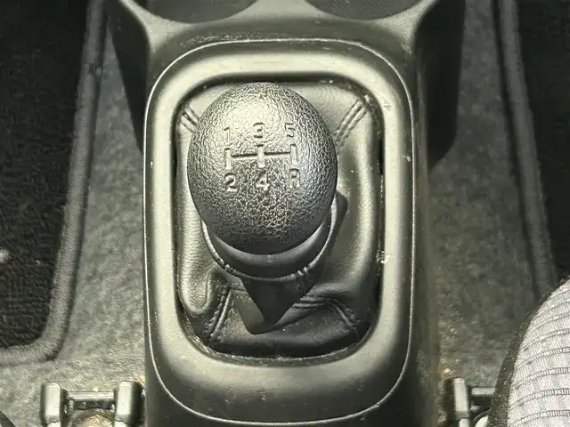 スズキ アルト F 愛媛県 2021(令3)年 2.2万km スペリアホワイト ワンオーナー　/キーレス　/純正ＣＤ　ＡＵＸ　/カメラ一体型ドライブレコーダー　/オートライト　/光軸レベライザー　/前席パワーウインドウ　/５速マニュアル　/純正フロアマット　/純正ドアバイザー　/保証書　/取扱説明書/ドライブレコーダー取扱説明書