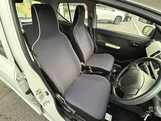 スズキ アルト F 愛媛県 2021(令3)年 2.2万km スペリアホワイト ワンオーナー　/キーレス　/純正ＣＤ　ＡＵＸ　/カメラ一体型ドライブレコーダー　/オートライト　/光軸レベライザー　/前席パワーウインドウ　/５速マニュアル　/純正フロアマット　/純正ドアバイザー　/保証書　/取扱説明書/ドライブレコーダー取扱説明書