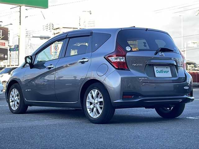日産 ノート e－パワー メダリスト 徳島県 2020(令2)年 3.6万km ダークメタルグレー アルパインヘッドレストモニター【パッケージ-M1100】/ハーフレザーシート/純正ナビ【MM３１９D-W】/・CD/DVD/フルセグ/Bluetooth/エマージェンシーブレーキ/追従式クルーズコントロール/アランドニューモニター/レーンキープアシスト/クリアランスソナー/デジタルインナーミラー/前後ドライブレコーダー/LEDヘッドライト/オートライト/純正１５インチAW/純正フロアマット/プッシュスタート/スマートキー/スペア一本