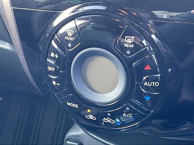 日産 ノート e－パワー メダリスト 徳島県 2020(令2)年 3.6万km ダークメタルグレー アルパインヘッドレストモニター【パッケージ-M1100】/ハーフレザーシート/純正ナビ【MM３１９D-W】/・CD/DVD/フルセグ/Bluetooth/エマージェンシーブレーキ/追従式クルーズコントロール/アランドニューモニター/レーンキープアシスト/クリアランスソナー/デジタルインナーミラー/前後ドライブレコーダー/LEDヘッドライト/オートライト/純正１５インチAW/純正フロアマット/プッシュスタート/スマートキー/スペア一本