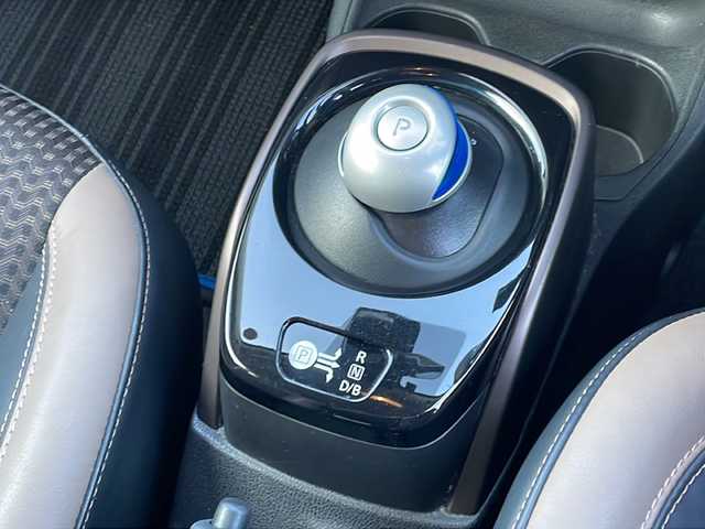 日産 ノート e－パワー メダリスト 徳島県 2020(令2)年 3.6万km ダークメタルグレー アルパインヘッドレストモニター【パッケージ-M1100】/ハーフレザーシート/純正ナビ【MM３１９D-W】/・CD/DVD/フルセグ/Bluetooth/エマージェンシーブレーキ/追従式クルーズコントロール/アランドニューモニター/レーンキープアシスト/クリアランスソナー/デジタルインナーミラー/前後ドライブレコーダー/LEDヘッドライト/オートライト/純正１５インチAW/純正フロアマット/プッシュスタート/スマートキー/スペア一本