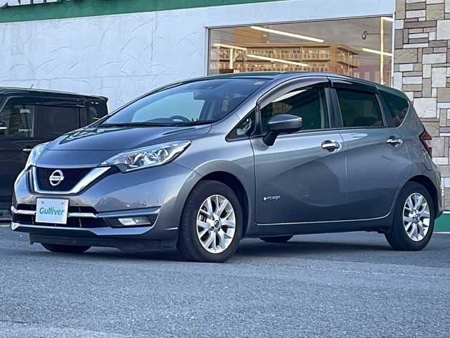 日産 ノート e－パワー メダリスト 徳島県 2020(令2)年 3.6万km ダークメタルグレー アルパインヘッドレストモニター【パッケージ-M1100】/ハーフレザーシート/純正ナビ【MM３１９D-W】/・CD/DVD/フルセグ/Bluetooth/エマージェンシーブレーキ/追従式クルーズコントロール/アランドニューモニター/レーンキープアシスト/クリアランスソナー/デジタルインナーミラー/前後ドライブレコーダー/LEDヘッドライト/オートライト/純正１５インチAW/純正フロアマット/プッシュスタート/スマートキー/スペア一本