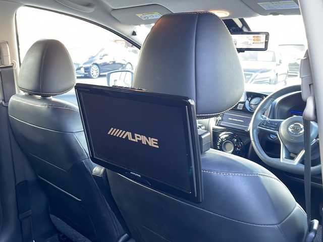 日産 ノート e－パワー メダリスト 徳島県 2020(令2)年 3.6万km ダークメタルグレー アルパインヘッドレストモニター【パッケージ-M1100】/ハーフレザーシート/純正ナビ【MM３１９D-W】/・CD/DVD/フルセグ/Bluetooth/エマージェンシーブレーキ/追従式クルーズコントロール/アランドニューモニター/レーンキープアシスト/クリアランスソナー/デジタルインナーミラー/前後ドライブレコーダー/LEDヘッドライト/オートライト/純正１５インチAW/純正フロアマット/プッシュスタート/スマートキー/スペア一本