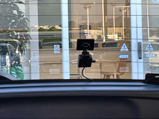 日産 ノート e－パワー メダリスト 徳島県 2020(令2)年 3.6万km ダークメタルグレー アルパインヘッドレストモニター【パッケージ-M1100】/ハーフレザーシート/純正ナビ【MM３１９D-W】/・CD/DVD/フルセグ/Bluetooth/エマージェンシーブレーキ/追従式クルーズコントロール/アランドニューモニター/レーンキープアシスト/クリアランスソナー/デジタルインナーミラー/前後ドライブレコーダー/LEDヘッドライト/オートライト/純正１５インチAW/純正フロアマット/プッシュスタート/スマートキー/スペア一本