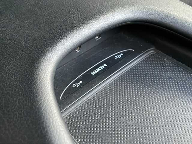 ホンダ ジェイド ハイブリッド X 高知県 2015(平27)年 8.3万km ホワイトオーキッドパール 純正ナビ /【Bluetooth　CD DVD TV USB 】/バックカメラ /クルーズコントロール　/レーンキープアシスト　/衝突被害軽減システム　/カーテンエアバック　/ビルトインETC　/プッシュスタート　/スペアキー/純正アルミホイール/純正フロアマット/取扱説明書