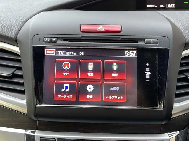 ホンダ ジェイド ハイブリッド X 高知県 2015(平27)年 8.3万km ホワイトオーキッドパール 純正ナビ /【Bluetooth　CD DVD TV USB 】/バックカメラ /クルーズコントロール　/レーンキープアシスト　/衝突被害軽減システム　/カーテンエアバック　/ビルトインETC　/プッシュスタート　/スペアキー/純正アルミホイール/純正フロアマット/取扱説明書