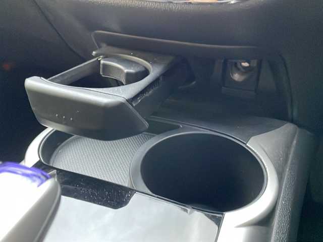 ホンダ ジェイド ハイブリッド X 高知県 2015(平27)年 8.3万km ホワイトオーキッドパール 純正ナビ /【Bluetooth　CD DVD TV USB 】/バックカメラ /クルーズコントロール　/レーンキープアシスト　/衝突被害軽減システム　/カーテンエアバック　/ビルトインETC　/プッシュスタート　/スペアキー/純正アルミホイール/純正フロアマット/取扱説明書