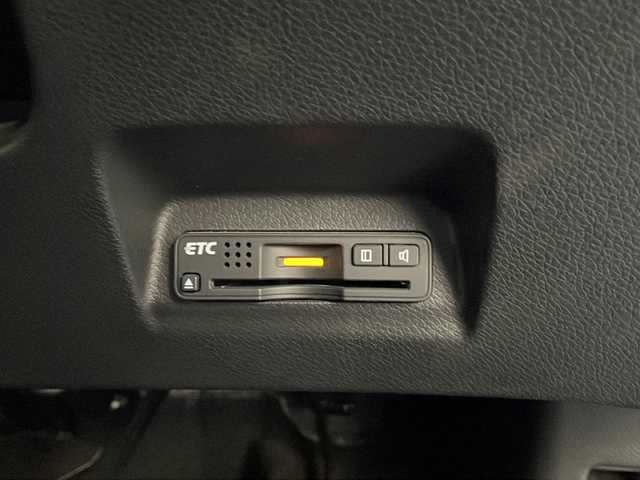 ホンダ ジェイド ハイブリッド X 高知県 2015(平27)年 8.3万km ホワイトオーキッドパール 純正ナビ /【Bluetooth　CD DVD TV USB 】/バックカメラ /クルーズコントロール　/レーンキープアシスト　/衝突被害軽減システム　/カーテンエアバック　/ビルトインETC　/プッシュスタート　/スペアキー/純正アルミホイール/純正フロアマット/取扱説明書