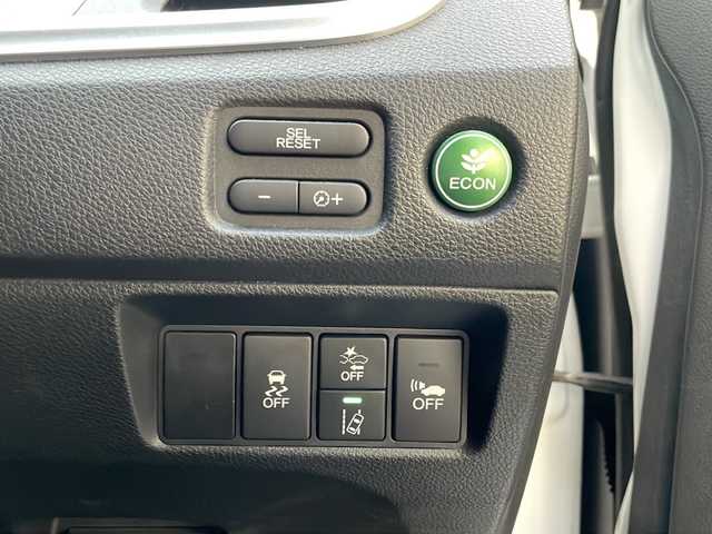 ホンダ ジェイド ハイブリッド X 高知県 2015(平27)年 8.3万km ホワイトオーキッドパール 純正ナビ /【Bluetooth　CD DVD TV USB 】/バックカメラ /クルーズコントロール　/レーンキープアシスト　/衝突被害軽減システム　/カーテンエアバック　/ビルトインETC　/プッシュスタート　/スペアキー/純正アルミホイール/純正フロアマット/取扱説明書