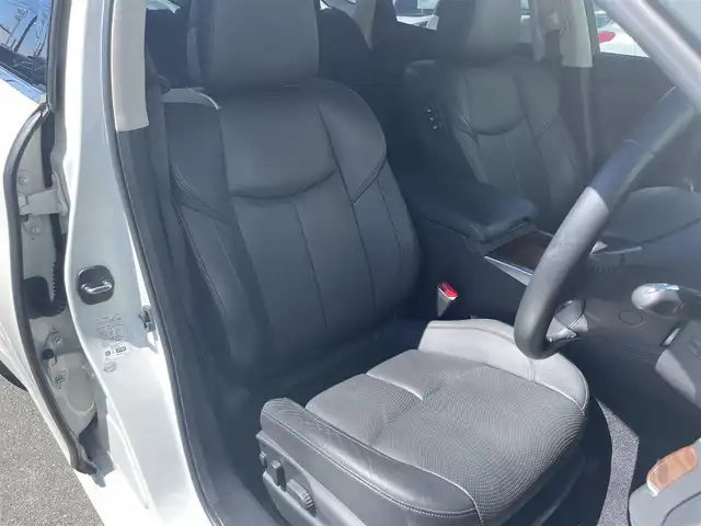 日産 フーガ 250VIP 愛知県 2015(平27)年 4.9万km クリスタルホワイトパール ワンオーナー/純正マルチHDDナビ/フルセグTV/CD/DVD再生/Bluetooth再生/ミュージックサーバー（HDD）/ETC/全方位カメラ/コーナーセンサー/本革シート/パワーシート（D/N）/シートシーター（D/N）/シートベンチレーション（D/N）/衝突軽減ブレーキ/サンルーフ/純正18インチアルミホイール/純正LEDヘッドライト/レーダークルーズコントロール/スマートキー/プッシュスタート/レーンキープアシスト/ブラインドスポットモニター/純正フロアマット