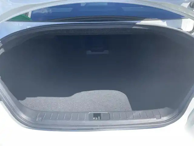 日産 フーガ 250VIP 愛知県 2015(平27)年 4.9万km クリスタルホワイトパール ワンオーナー/純正マルチHDDナビ/フルセグTV/CD/DVD再生/Bluetooth再生/ミュージックサーバー（HDD）/ETC/全方位カメラ/コーナーセンサー/本革シート/パワーシート（D/N）/シートシーター（D/N）/シートベンチレーション（D/N）/衝突軽減ブレーキ/サンルーフ/純正18インチアルミホイール/純正LEDヘッドライト/レーダークルーズコントロール/スマートキー/プッシュスタート/レーンキープアシスト/ブラインドスポットモニター/純正フロアマット