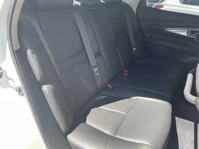日産 フーガ 250VIP 愛知県 2015(平27)年 4.9万km クリスタルホワイトパール ワンオーナー/純正マルチHDDナビ/フルセグTV/CD/DVD再生/Bluetooth再生/ミュージックサーバー（HDD）/ETC/全方位カメラ/コーナーセンサー/本革シート/パワーシート（D/N）/シートシーター（D/N）/シートベンチレーション（D/N）/衝突軽減ブレーキ/サンルーフ/純正18インチアルミホイール/純正LEDヘッドライト/レーダークルーズコントロール/スマートキー/プッシュスタート/レーンキープアシスト/ブラインドスポットモニター/純正フロアマット