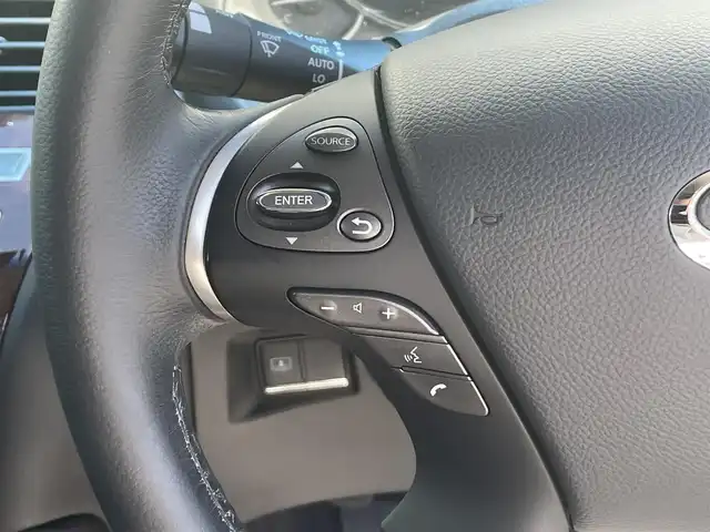 日産 フーガ 250VIP 愛知県 2015(平27)年 4.9万km クリスタルホワイトパール ワンオーナー/純正マルチHDDナビ/フルセグTV/CD/DVD再生/Bluetooth再生/ミュージックサーバー（HDD）/ETC/全方位カメラ/コーナーセンサー/本革シート/パワーシート（D/N）/シートシーター（D/N）/シートベンチレーション（D/N）/衝突軽減ブレーキ/サンルーフ/純正18インチアルミホイール/純正LEDヘッドライト/レーダークルーズコントロール/スマートキー/プッシュスタート/レーンキープアシスト/ブラインドスポットモニター/純正フロアマット