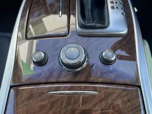 日産 フーガ 250VIP 愛知県 2015(平27)年 4.9万km クリスタルホワイトパール ワンオーナー/純正マルチHDDナビ/フルセグTV/CD/DVD再生/Bluetooth再生/ミュージックサーバー（HDD）/ETC/全方位カメラ/コーナーセンサー/本革シート/パワーシート（D/N）/シートシーター（D/N）/シートベンチレーション（D/N）/衝突軽減ブレーキ/サンルーフ/純正18インチアルミホイール/純正LEDヘッドライト/レーダークルーズコントロール/スマートキー/プッシュスタート/レーンキープアシスト/ブラインドスポットモニター/純正フロアマット