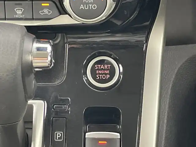日産 セレナ ハイウェイスター 愛知県 2016(平28)年 6.3万km マルーンレッド 2トーン 純正9インチナビ（AM/FM/フルセグ/BT/CD/DVD）/プロパイロット/純正フリップダウンモニター/インテリジェントルームミラー/インテリジェントパーキングアシスト/全方位カメラ/レーダークルーズコントロール/両側パワースライドドア/純正16インチアルミホイール/エマージェンシーブレーキ/LDW（車線逸脱警報システム）/LDP（車線逸脱防止支援システム）/標識検知/ふらつき警報/ビルトインETC/プッシュスタート/スマートキー/電動格納ミラー/純正フロアマット/ドアバイザー/フロントフォグ