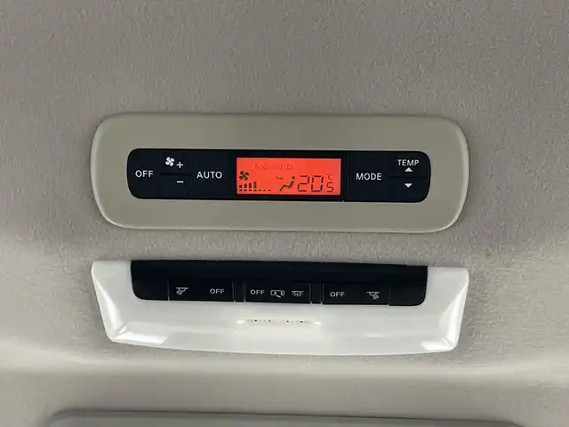 日産 セレナ ハイウェイスター 愛知県 2016(平28)年 6.3万km マルーンレッド 2トーン 純正9インチナビ（AM/FM/フルセグ/BT/CD/DVD）/プロパイロット/純正フリップダウンモニター/インテリジェントルームミラー/インテリジェントパーキングアシスト/全方位カメラ/レーダークルーズコントロール/両側パワースライドドア/純正16インチアルミホイール/エマージェンシーブレーキ/LDW（車線逸脱警報システム）/LDP（車線逸脱防止支援システム）/標識検知/ふらつき警報/ビルトインETC/プッシュスタート/スマートキー/電動格納ミラー/純正フロアマット/ドアバイザー/フロントフォグ