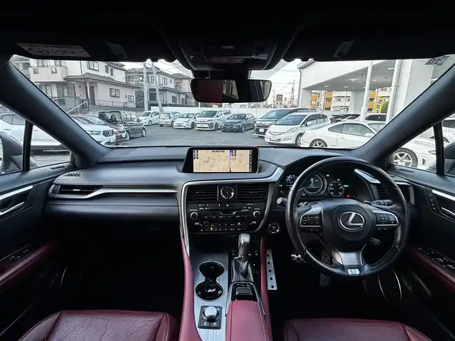 レクサス ＲＸ 450h Fスポーツ 熊本県 2018(平30)年 8.6万km ホワイトノーヴァガラスフレーク サンルーフ/純正ナビ/【フルセグTV/CD/DVD/Bluetooth】/パノラミックビューモニター/バックカメラ/レーダークルーズコントロール/衝突被害軽減ブレーキ/レーンキープアシスト/ヘッドアップディスプレイ/コーナーセンサー/赤革シート/パワーシート/シートヒーター/エアシート/純正20インチAW/置くだけ充電/電動パーキング/ビルトインETC2.0/オートLEDヘッドライト/ウィンカーミラー/プッシュスタート/ステアリングスイッチ/純正フロアマット/横滑り防止/盗難防止装置/取扱説明書