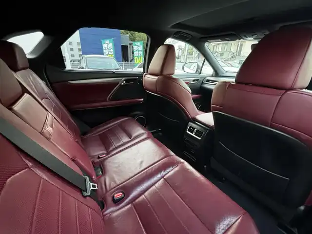 レクサス ＲＸ 450h Fスポーツ 熊本県 2018(平30)年 8.6万km ホワイトノーヴァガラスフレーク サンルーフ/純正ナビ/【フルセグTV/CD/DVD/Bluetooth】/パノラミックビューモニター/バックカメラ/レーダークルーズコントロール/衝突被害軽減ブレーキ/レーンキープアシスト/ヘッドアップディスプレイ/コーナーセンサー/赤革シート/パワーシート/シートヒーター/エアシート/純正20インチAW/置くだけ充電/電動パーキング/ビルトインETC2.0/オートLEDヘッドライト/ウィンカーミラー/プッシュスタート/ステアリングスイッチ/純正フロアマット/横滑り防止/盗難防止装置/取扱説明書