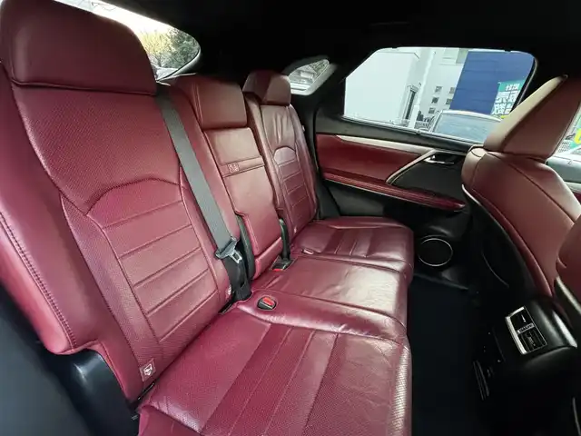 レクサス ＲＸ 450h Fスポーツ 熊本県 2018(平30)年 8.6万km ホワイトノーヴァガラスフレーク サンルーフ/純正ナビ/【フルセグTV/CD/DVD/Bluetooth】/パノラミックビューモニター/バックカメラ/レーダークルーズコントロール/衝突被害軽減ブレーキ/レーンキープアシスト/ヘッドアップディスプレイ/コーナーセンサー/赤革シート/パワーシート/シートヒーター/エアシート/純正20インチAW/置くだけ充電/電動パーキング/ビルトインETC2.0/オートLEDヘッドライト/ウィンカーミラー/プッシュスタート/ステアリングスイッチ/純正フロアマット/横滑り防止/盗難防止装置/取扱説明書