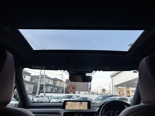 レクサス ＲＸ 450h Fスポーツ 熊本県 2018(平30)年 8.6万km ホワイトノーヴァガラスフレーク サンルーフ/純正ナビ/【フルセグTV/CD/DVD/Bluetooth】/パノラミックビューモニター/バックカメラ/レーダークルーズコントロール/衝突被害軽減ブレーキ/レーンキープアシスト/ヘッドアップディスプレイ/コーナーセンサー/赤革シート/パワーシート/シートヒーター/エアシート/純正20インチAW/置くだけ充電/電動パーキング/ビルトインETC2.0/オートLEDヘッドライト/ウィンカーミラー/プッシュスタート/ステアリングスイッチ/純正フロアマット/横滑り防止/盗難防止装置/取扱説明書