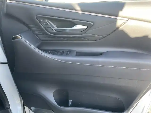 トヨタ アルファード Z 神奈川県 2023(令5)年 0.9万km パール