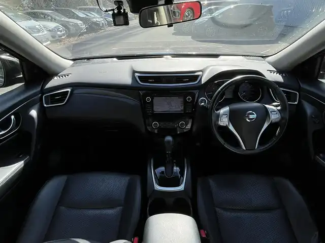 日産 エクストレイル 20Xt ブラックエクストリーマーX エマB 栃木県 2016(平28)年 10.4万km ダイヤモンドブラック (株)IDOMが運営する【じしゃロン宇都宮店】の自社ローン対象車両になります。こちらは現金ご利用時の価格です。自社ローンご希望の方は別途その旨お申付け下さい。/純正ナビ/アラウンドビューモニター/ＴＶ/ビルトインＥＴＣ/ルーフレール/４ＷＤ/スマートキー/スペアキー/クルーズコントロール/ハーフレザーシート/シートヒーター/パワーバックドア/LEDヘッドライト