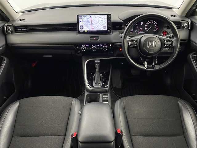 ホンダ ヴェゼル ハイブリッド e:HEV Z 栃木県 2021(令3)年 2.5万km クリスタルブラックパール 純正ナビ/（BT/CD/DVD/フルセグ/AM/FM）/バックカメラ/ホンダセンシング/衝突軽減システム/車線逸脱抑制機能/ブラインドスポットモニター/クリアランナソー/横滑り防止/レーダークルーズコントロール/先行車発進お知らせ/標識認識機能/ETC/ドライブレコーダー/前席シートヒーター/ステアリングヒーター/純正フロアマット/純正アルミホイール１８インチ/ISOFIX/プッシュスタート/スマートキー