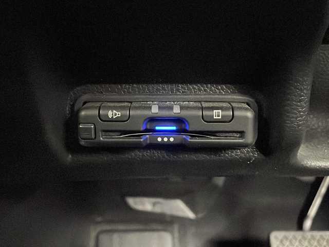 ホンダ ヴェゼル ハイブリッド e:HEV Z 栃木県 2021(令3)年 2.5万km クリスタルブラックパール 純正ナビ/（BT/CD/DVD/フルセグ/AM/FM）/バックカメラ/ホンダセンシング/衝突軽減システム/車線逸脱抑制機能/ブラインドスポットモニター/クリアランナソー/横滑り防止/レーダークルーズコントロール/先行車発進お知らせ/標識認識機能/ETC/ドライブレコーダー/前席シートヒーター/ステアリングヒーター/純正フロアマット/純正アルミホイール１８インチ/ISOFIX/プッシュスタート/スマートキー